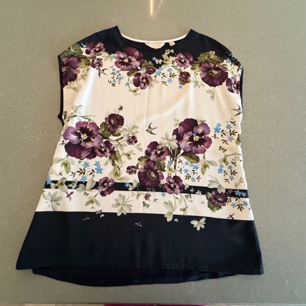 Women Ted Baker's (TB Sz 4 fits like 8-10) Navy Flower Sleeveless Blouse- NWOT